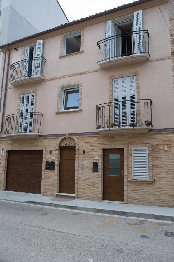 B&B Borgo Marinaro Porto San Giorgio Buitenkant foto